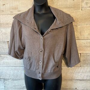 Lolë women’s grey short-sleeved cardigan‎ sweater in size large